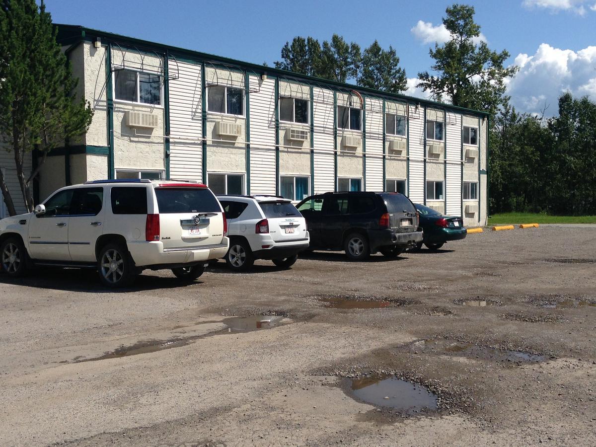 Sundre Motor Inn Exterior foto